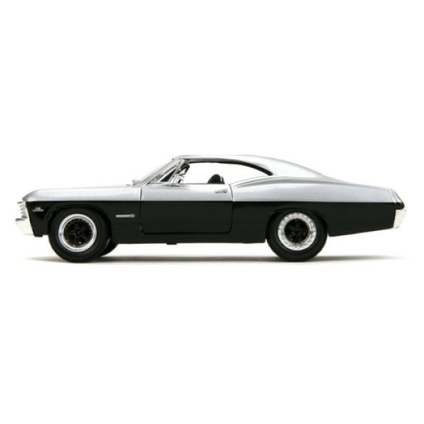 1/24 Jada 1967 Chevrolet Impala SS (Silver and Black Two Tone) Diecast Car Model